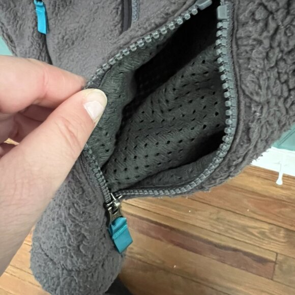 Women's Patagonia Grey Retro Pile Fleece Zip Up Jacket Size S - Picture 4 of 8